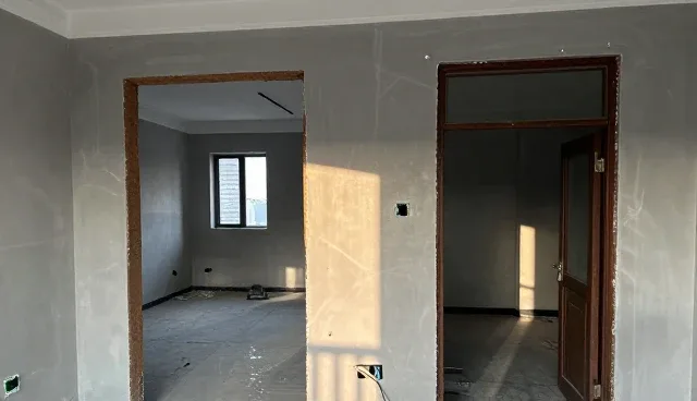 危机公关选型需结合风险管理，提升公共关系应对能力